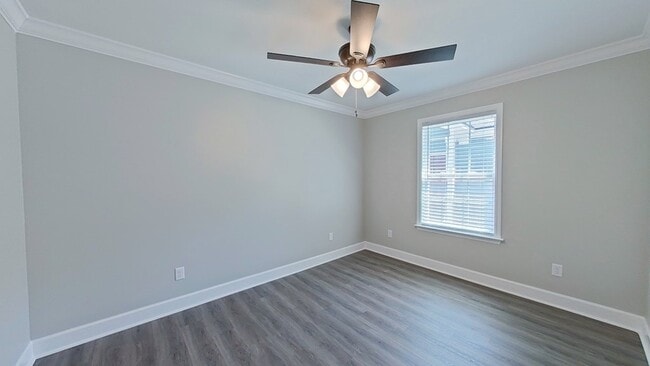 Building Photo - 211 Lucy St