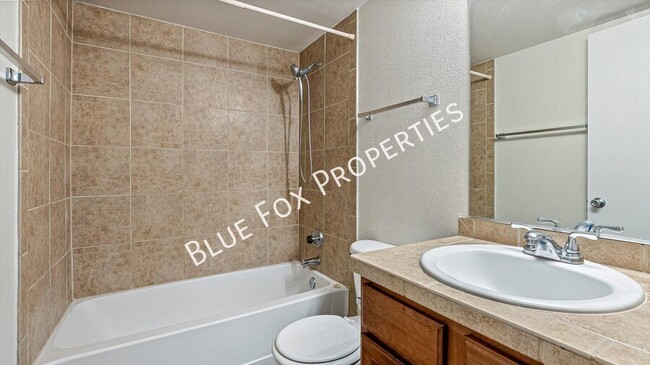 Building Photo - 1810 E Blacklidge Dr