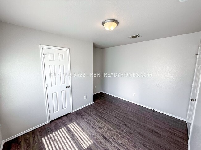 Building Photo - 3130 S Cherry Ln