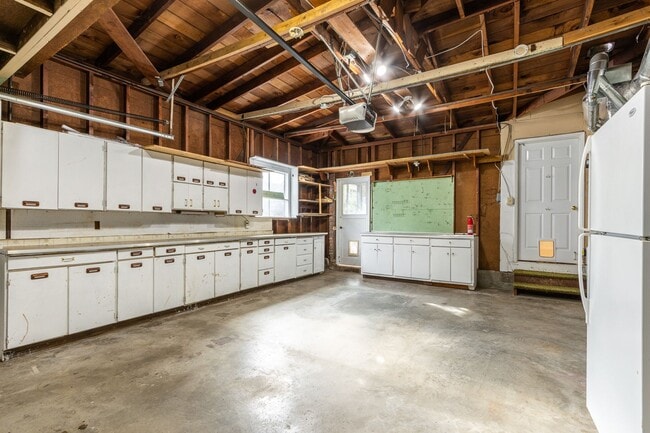 Building Photo - Beautiful & bright 3 bed / 2 Bath San Brun...