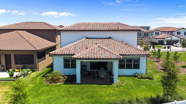 Building Photo - 4 Bedroom/3.5 Bathroom Gated Community at Ruby Lake!!!!