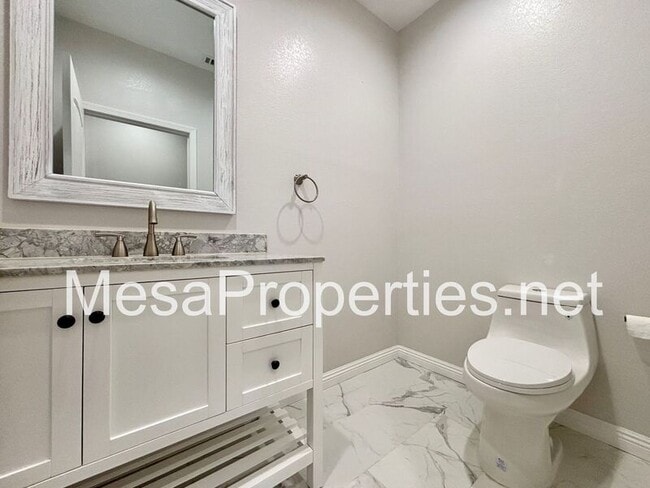 Building Photo - 13555 Sea Gull Dr