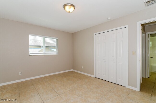 Building Photo - 1322 SE 33rd Terrace