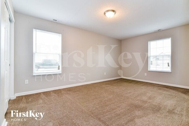 Building Photo - 673 Loon Ln