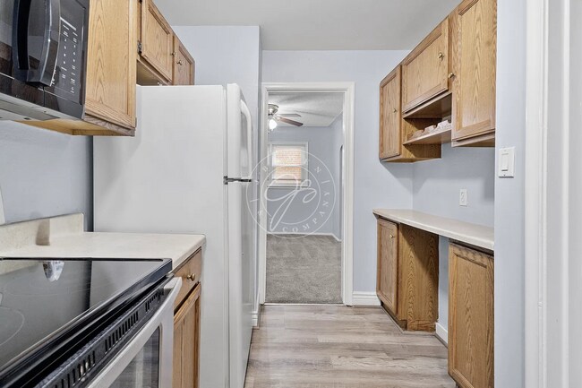 Building Photo - Rare 3-bedroom main-level duplex now available! .