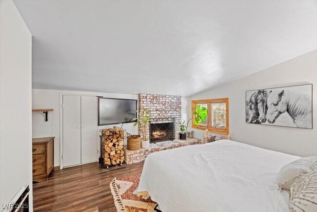 Building Photo - 223 Rainbow Canyon Blvd