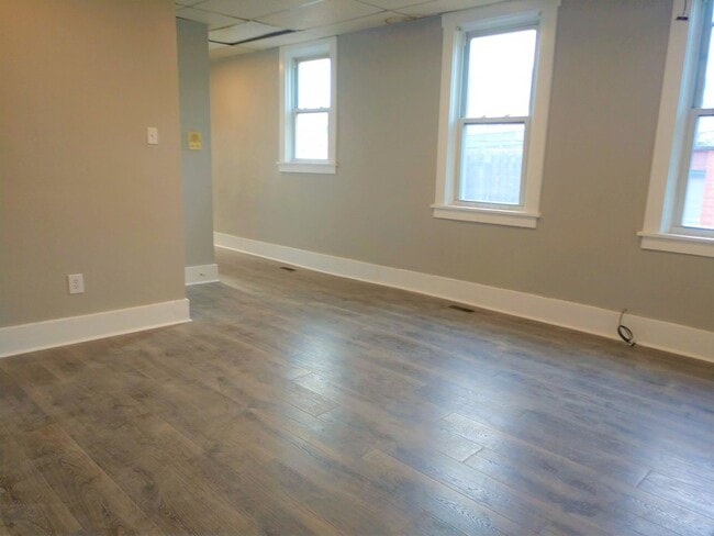 Building Photo - 70 S 15th St