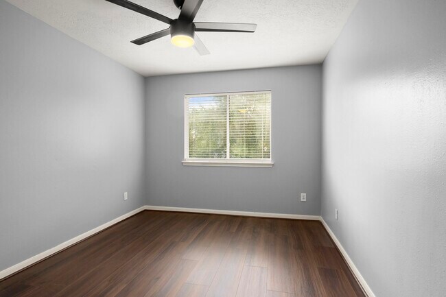Building Photo - 8723 Creek Willow Dr