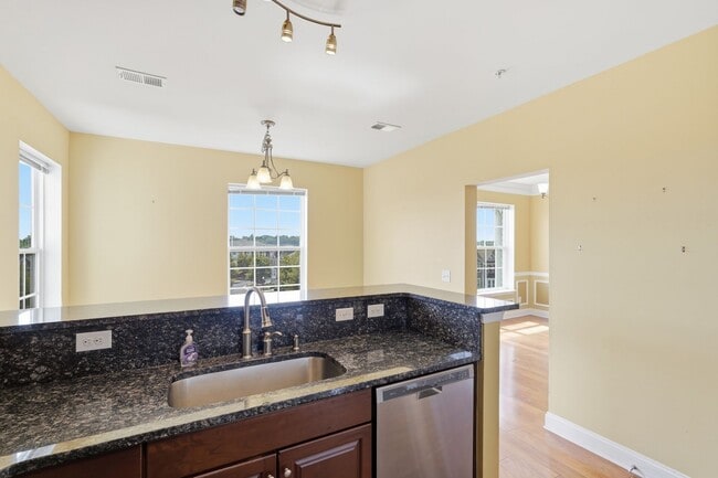Building Photo - 9202 Charleston Dr