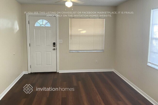 Building Photo - 5857 79th Ave