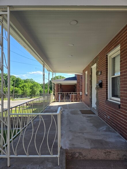 Building Photo - 4267 Stanton Ave