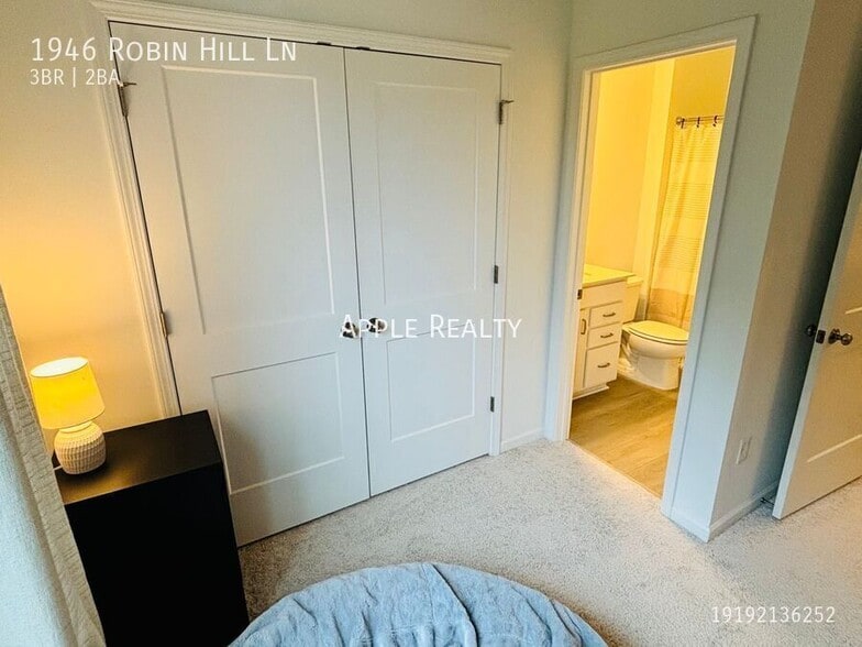 Building Photo - 1946 Robin Hill Ln