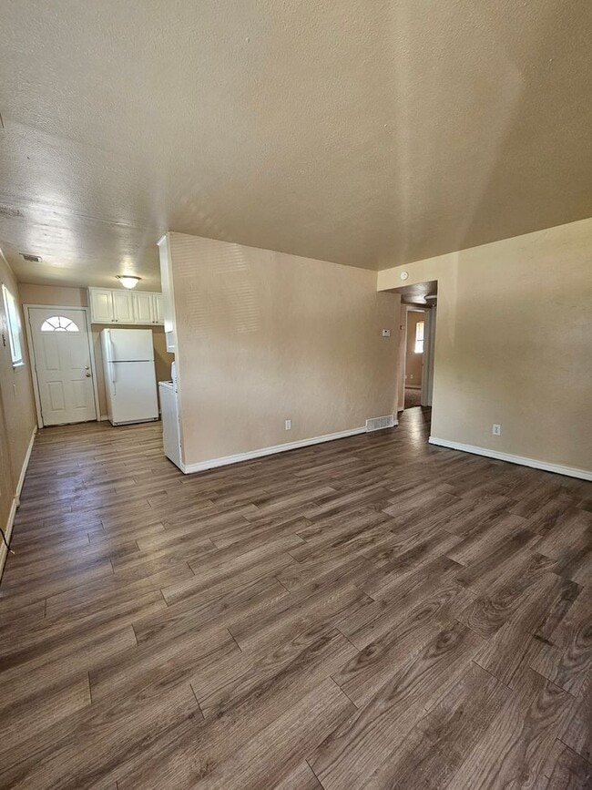 Building Photo - (3) Bed/(1) Bath Core Norman Rental Avail ...
