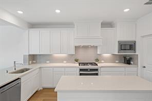 Building Photo - 2702 Parkview Ct