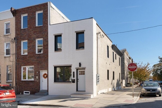 Building Photo - 2517 Cedar St