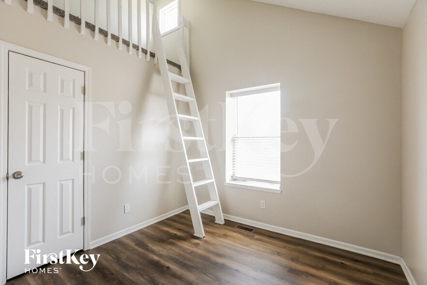 Building Photo - 1603 Johnston Dr