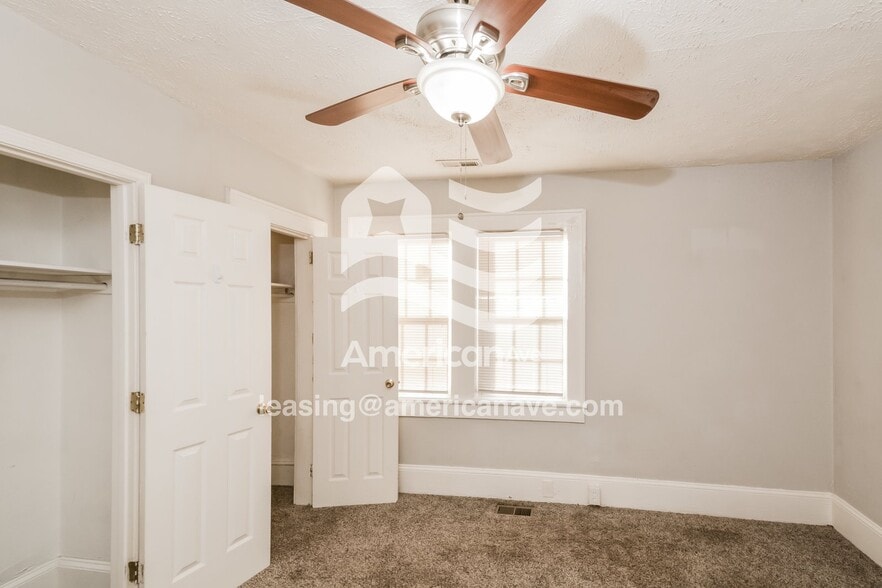 Building Photo - 908 Branson St