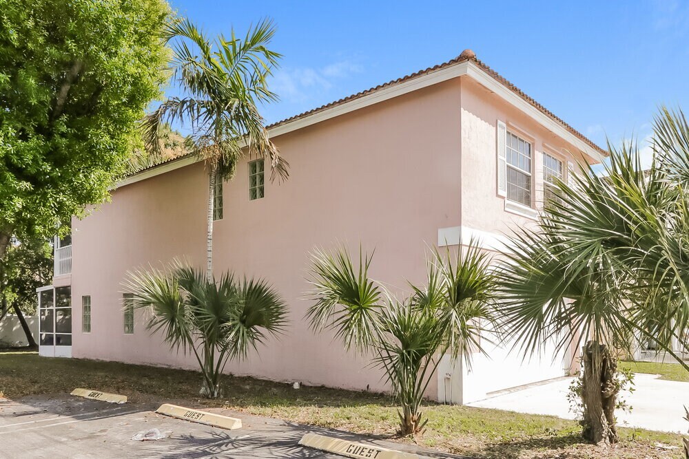 Building Photo - 4124 Pine Hollow Cir