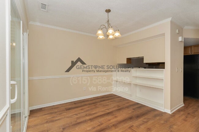 Building Photo - 404 Granville Rd