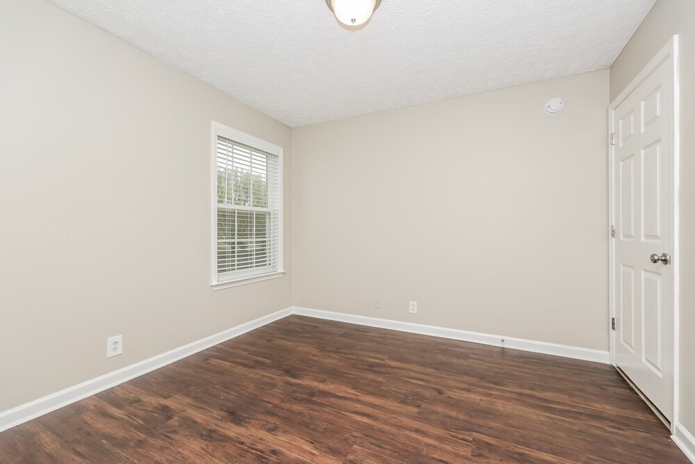 Building Photo - 1243 Lasalle Dr