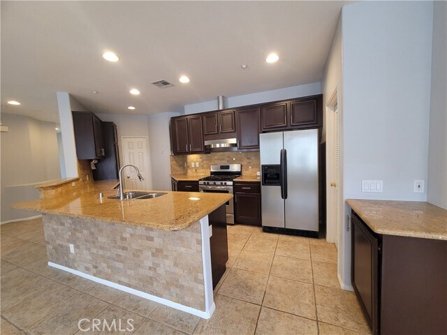 Building Photo - 74 Rosenblum