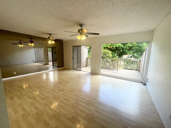 Building Photo - Beautiful 4 Bed 2 Bath in Makakilo with Large Backyard!