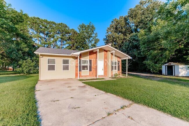 Building Photo - Charming 3 Bedroom in Raeford!