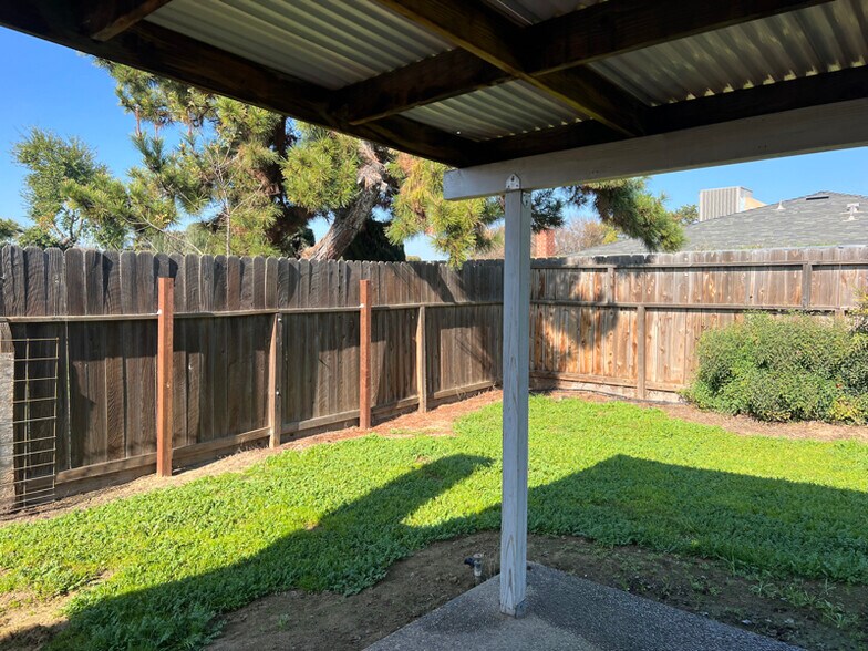 Building Photo - 1477 Hampton Way