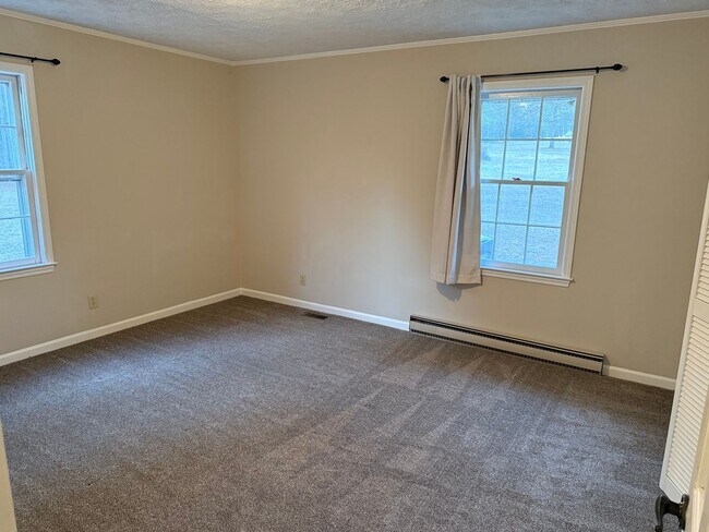 Building Photo - Renovated countryside 4 bedroom 2 bathroom ranch on 2 acres! Must see!