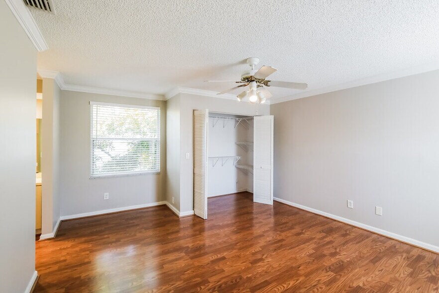 Building Photo - 5477 NW 44th Way