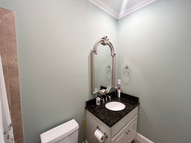 Building Photo - Incredible 4BD, 6.5BA Raleigh Home Near Fa...