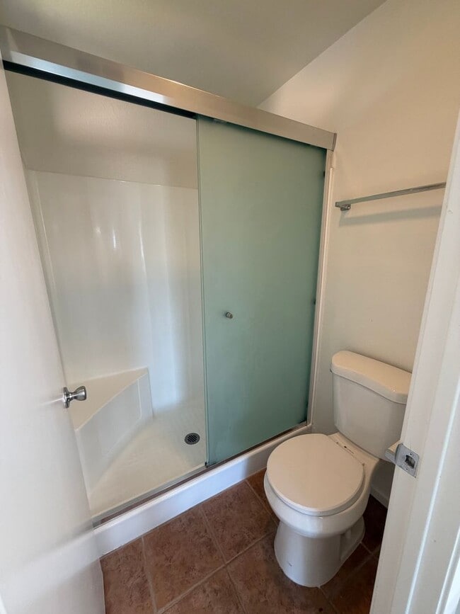 Building Photo - 800-806 S Park Hyde St