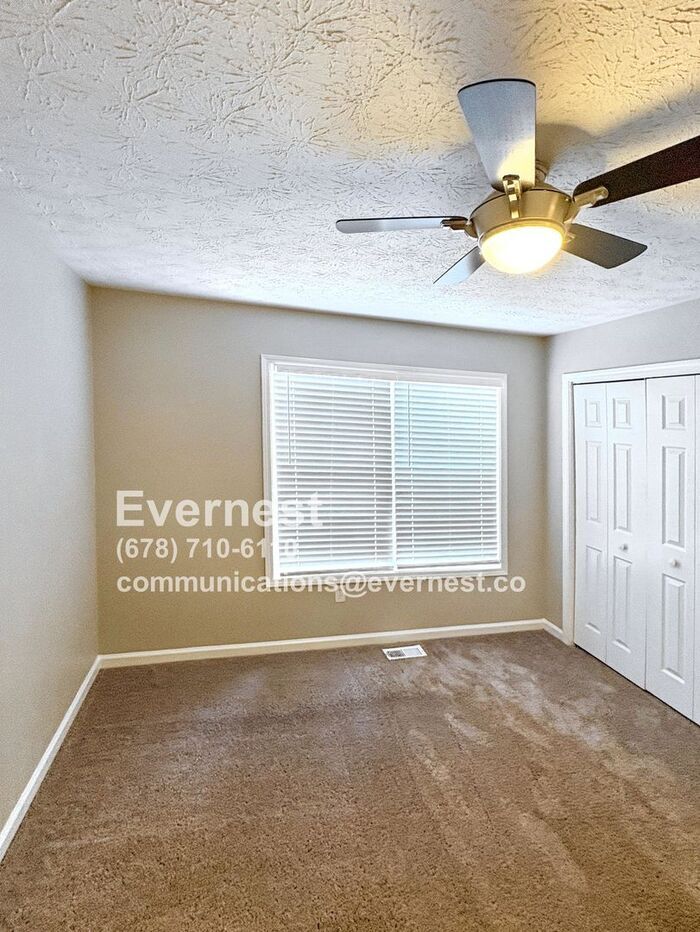 Building Photo - 460 Ward Rd