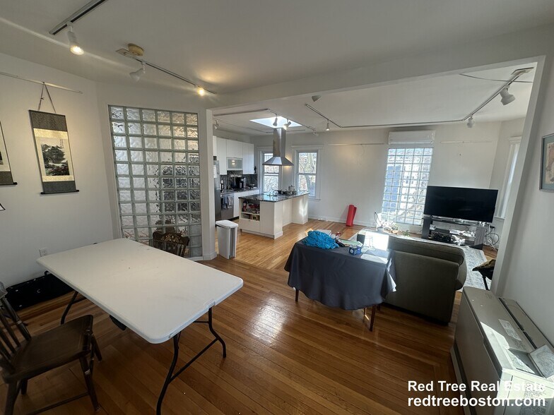 Building Photo - 229 Harvard St