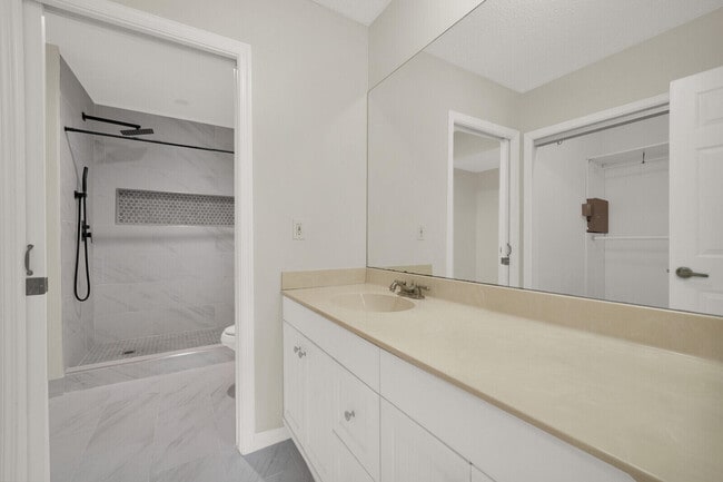 Building Photo - 6371 Toulon Dr