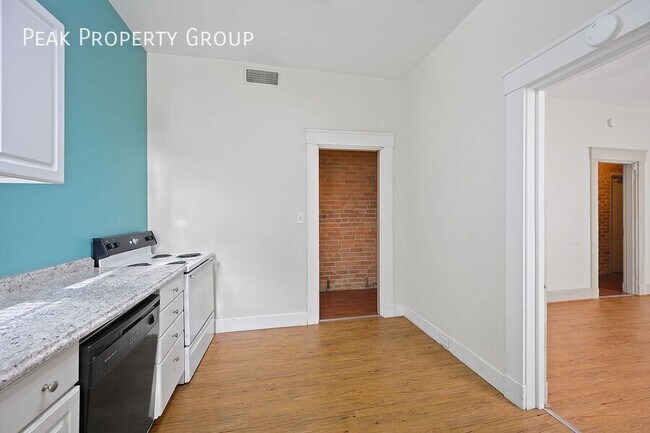 Building Photo - 30 E Hollister St