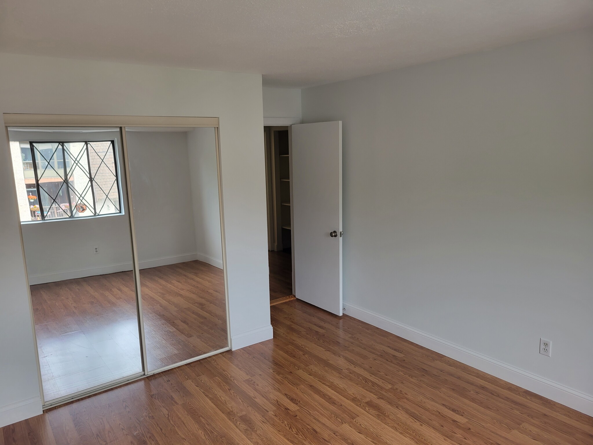Building Photo - 1 Greenbriar Dr