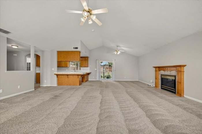 Building Photo - 2375 Fallbrook Ave