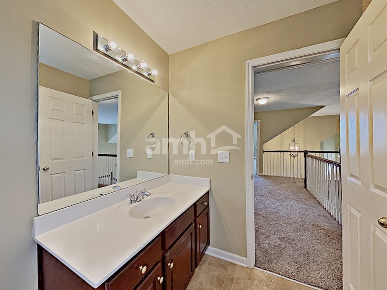 Building Photo - 661 Sugar Mill Dr