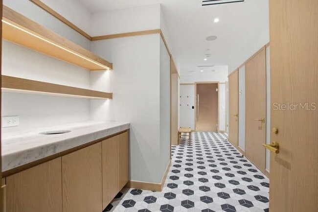 Building Photo - 3015 S Ysabella Ave