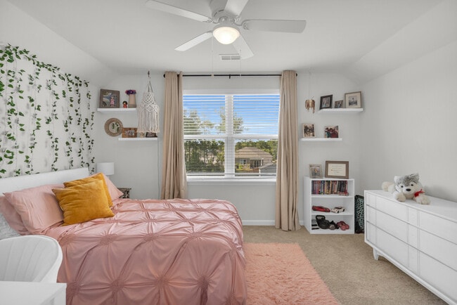 Building Photo - 1049 Burled Oak Rdg Lp SE