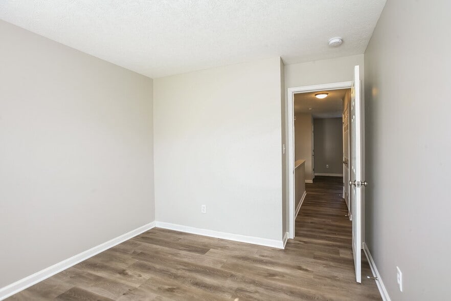 Building Photo - 8513 Vanguard Ln