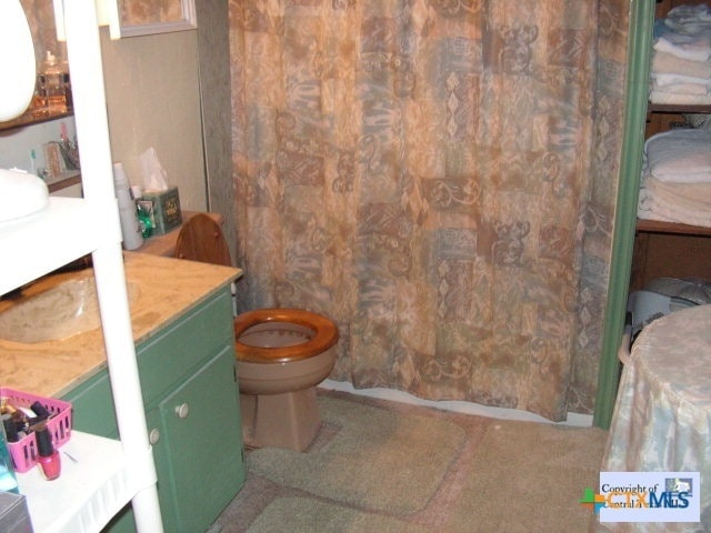 Building Photo - 624 Live Falls