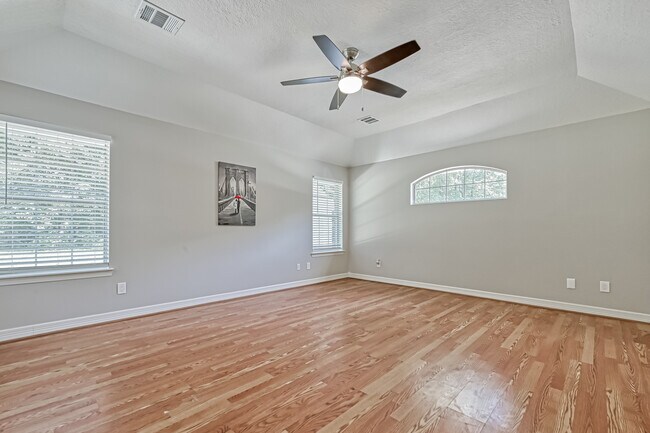 Building Photo - 30406 Commons Scenic View Dr
