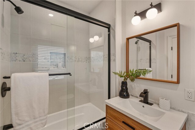 Building Photo - 5558 Edgewood Pl