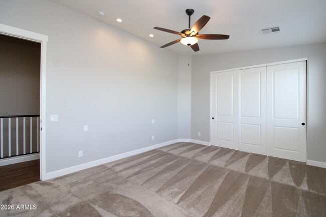 Building Photo - 1024 E Curry Rd