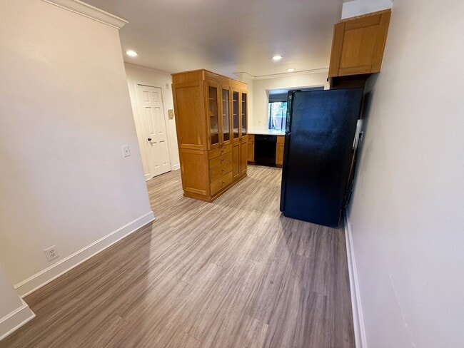 Building Photo - Spacious 2 Bed / 2 Bath Condo in Prime UTC/La Jolla Location!