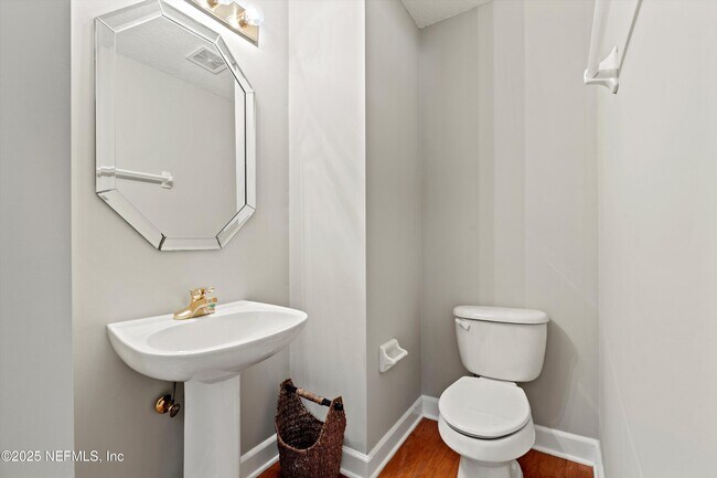 Building Photo - 7610 Sentry Oak Cir E