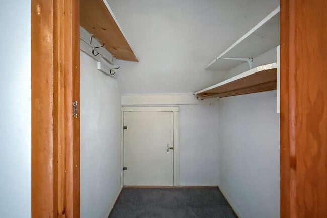 Building Photo - 48 Beacon St