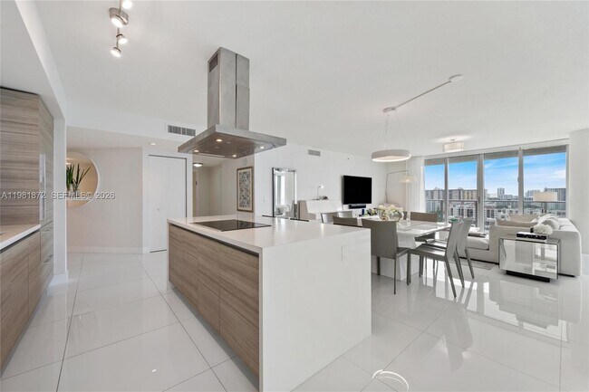 Building Photo - 300 Sunny Isles Blvd